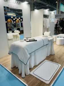 lettino da Spa esposto in fiera Esthétique & Spa 2024