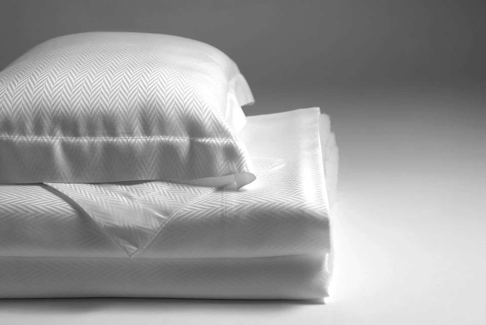 Beltrami pillowcases with tailored hem detail