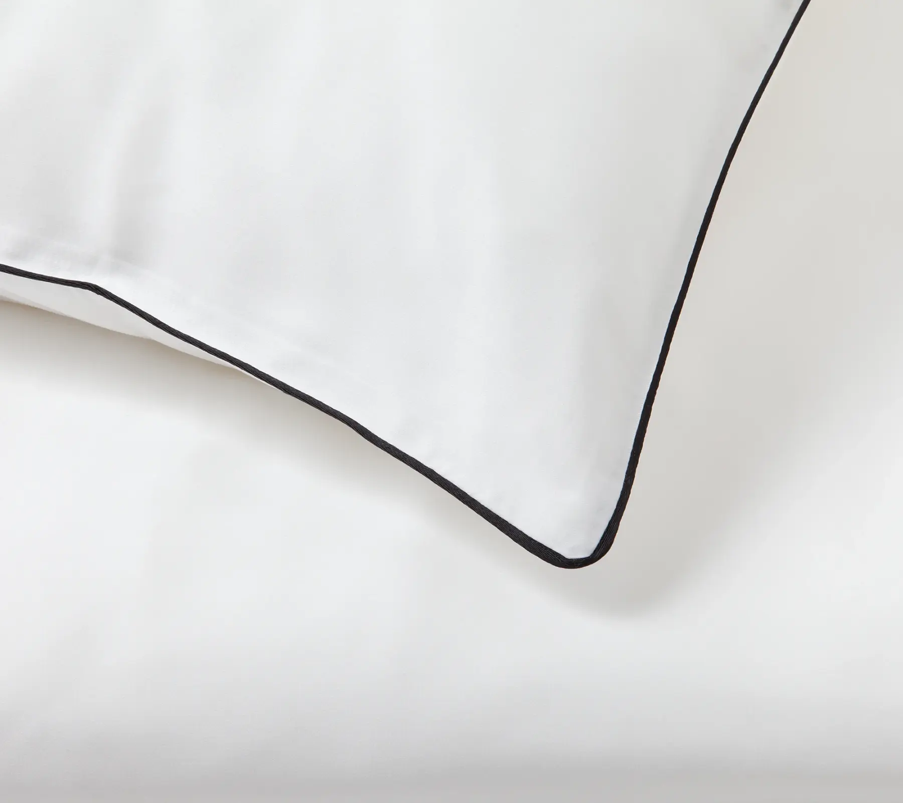 Detail of Beltrami pillowcase with black border
